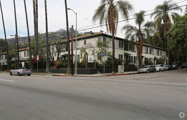 Hollywood Plaza Apartments - Hollywood Plaza Apartments