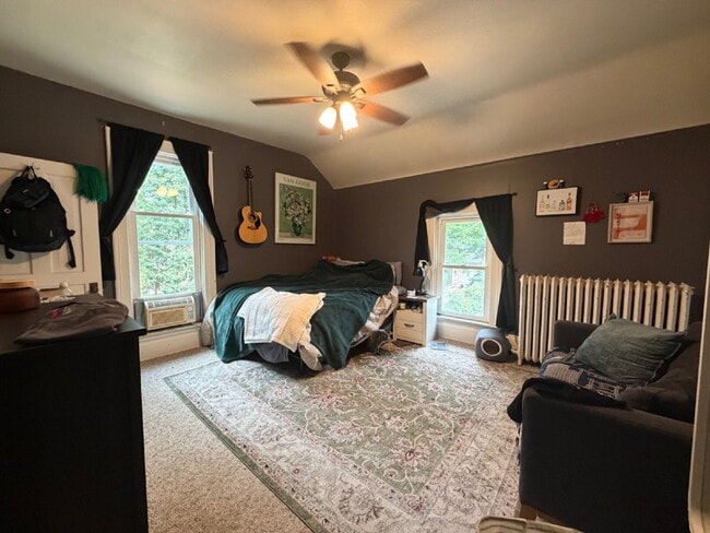 Photo - 3 bedroom 1 bath Apartment Available June 1st!! Massive bedrooms and a 5 minute walk to campus.