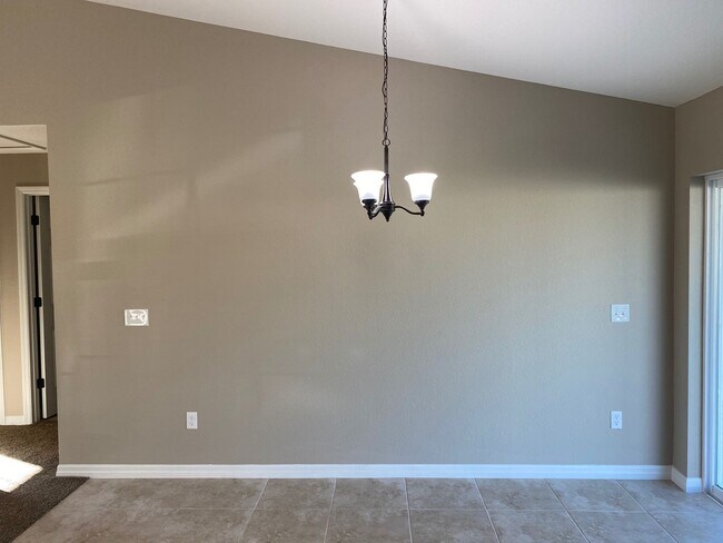 Photo - 3/2/2 Silver Spring Shores **Available NOW**