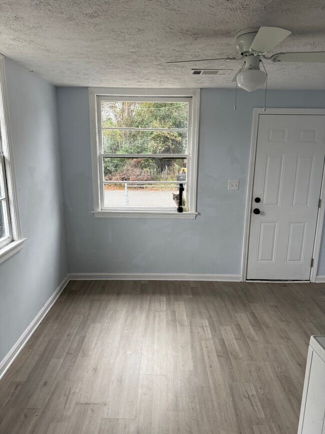 Photo - 485 Mellon St Unidad B