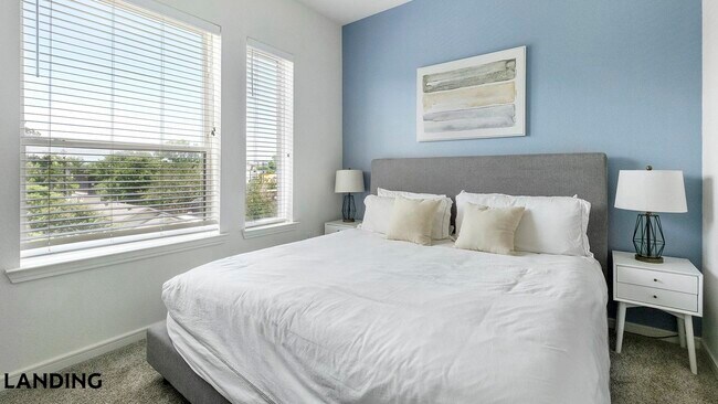 720 W 26th St Unit 3040
