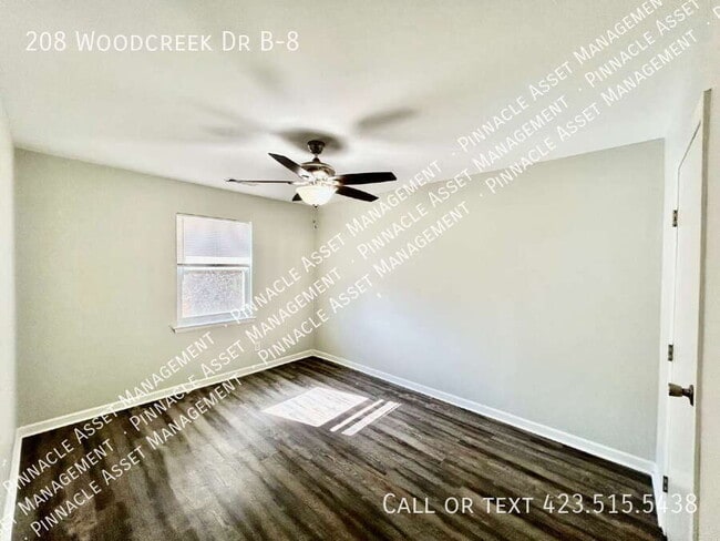 Photo - 208 Woodcreek Rd
