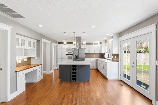 Photo - Bright & Modern Corner-Lot Living in Happy Valley