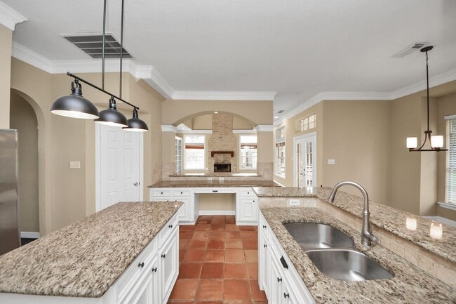 Photo - 33318 Winsford St