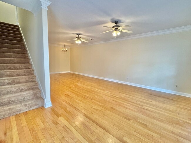 Photo - AVAILABLE MID-APRIL 2026! (No Pets)