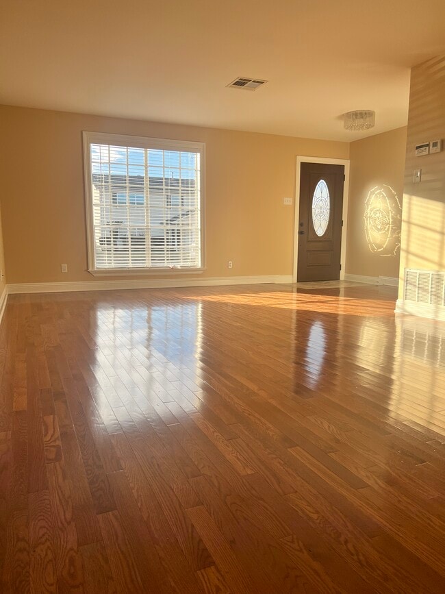 Photo - 225 Brett Dr