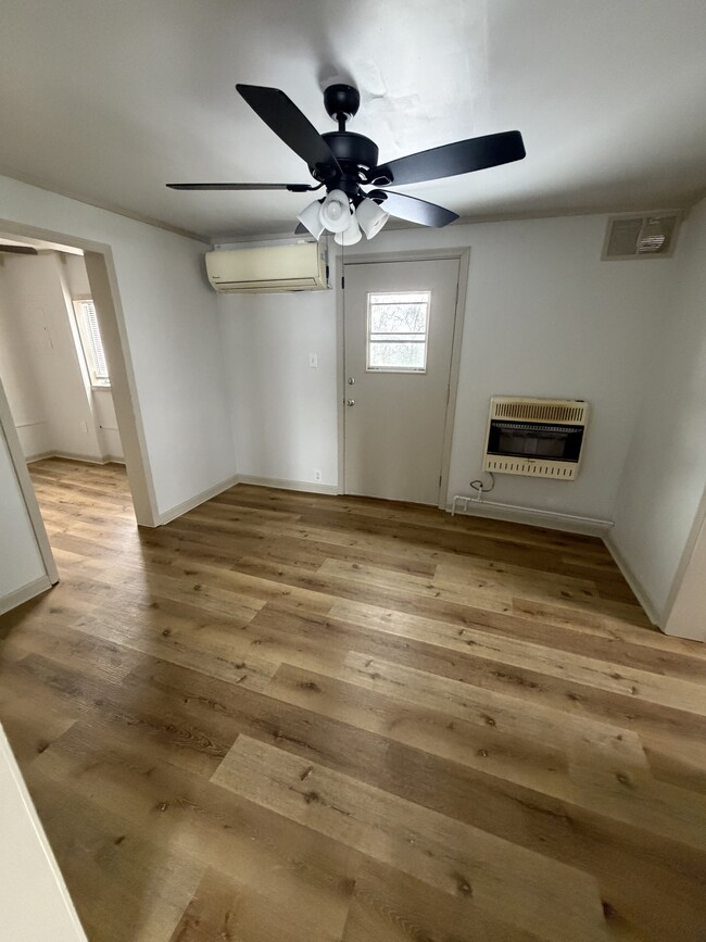 Photo - 1402 Worth St SW