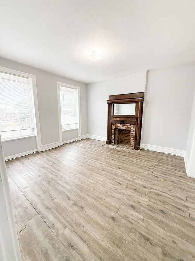 Photo - Modern 2 bed/1 bath apartment right off trendy Cherokee Street!