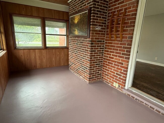 Photo - 129 Garber Ln