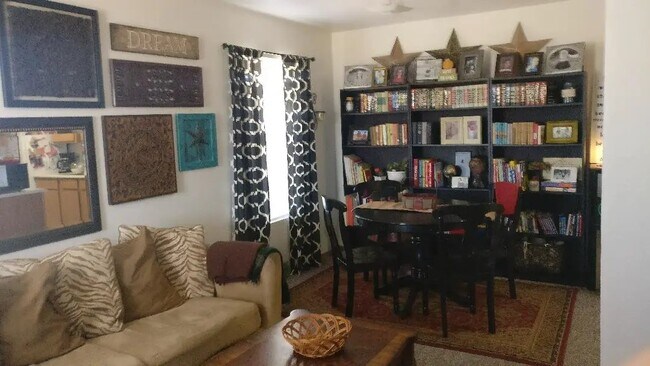 Photo - 1400 W Somerville St