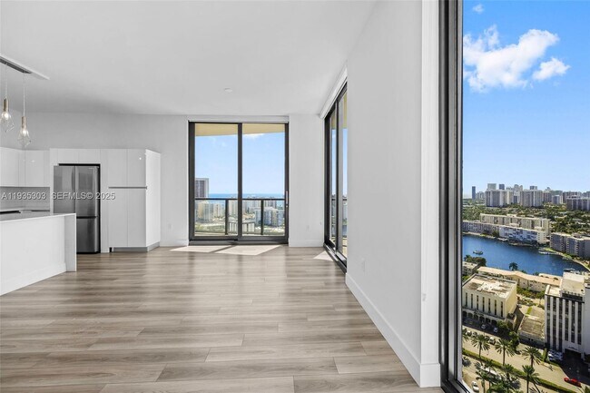 Photo - 101 Diplomat Pkwy Unidad 2610