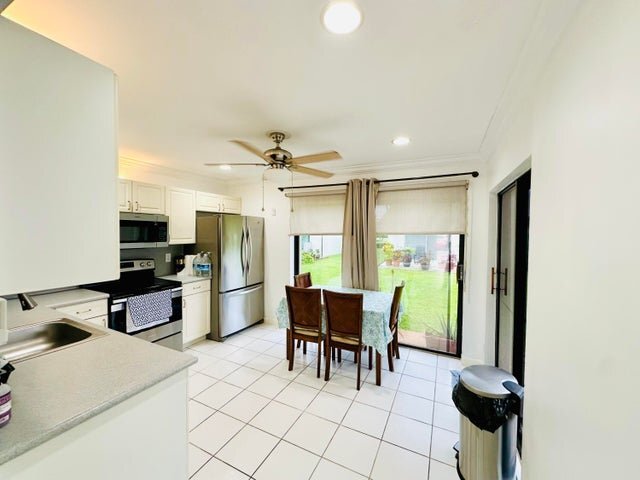 Photo - 5077 Forsythia St