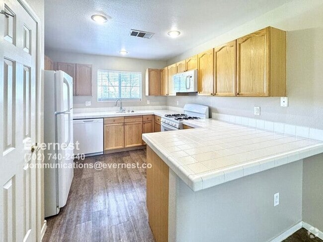 Building Photo - Comfortable 2-Bedroom Condo in Prime Locat...