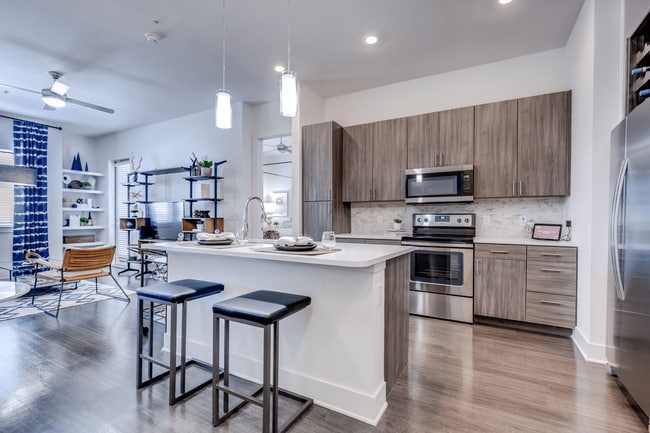 Photo - Arabelle Lincoln Station