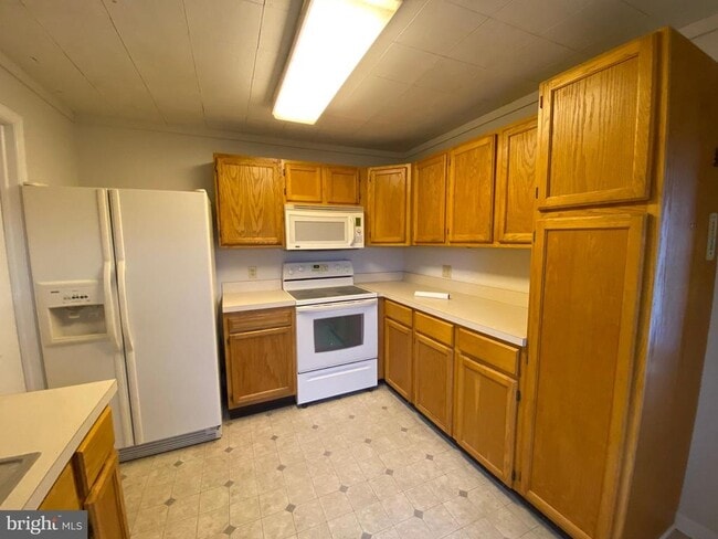 Photo - 2063 Hill Rd