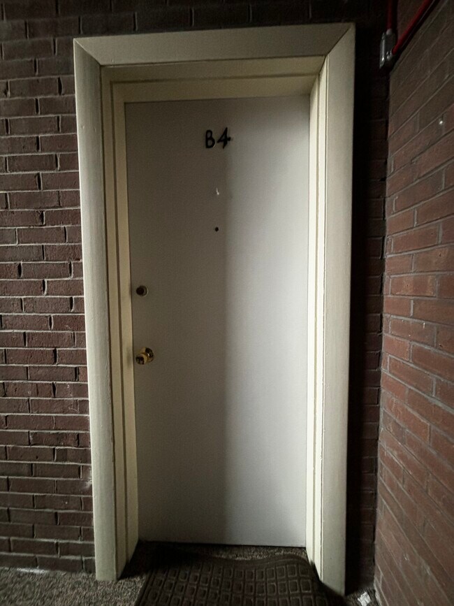 Photo - 172 River St Unit B4