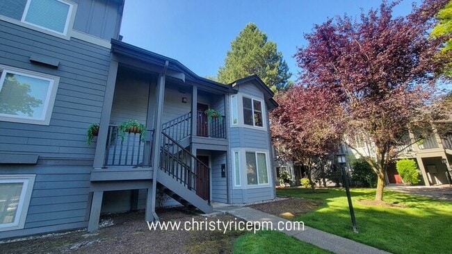 Building Photo - 11109 NE 124th Ln Unit #B208