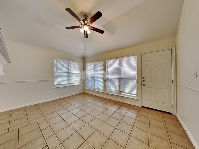 Photo - 87 Elmwood Trail