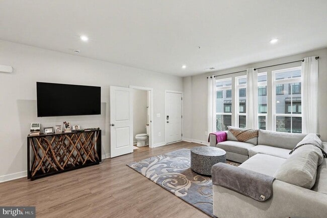 Photo - 17414 Southern Shrs Dr