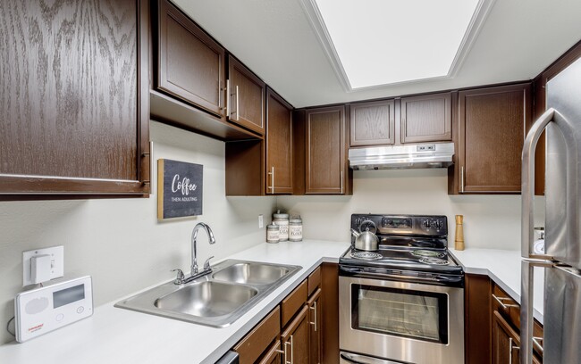 Building Photo - Ascend at Red Rocks Rental