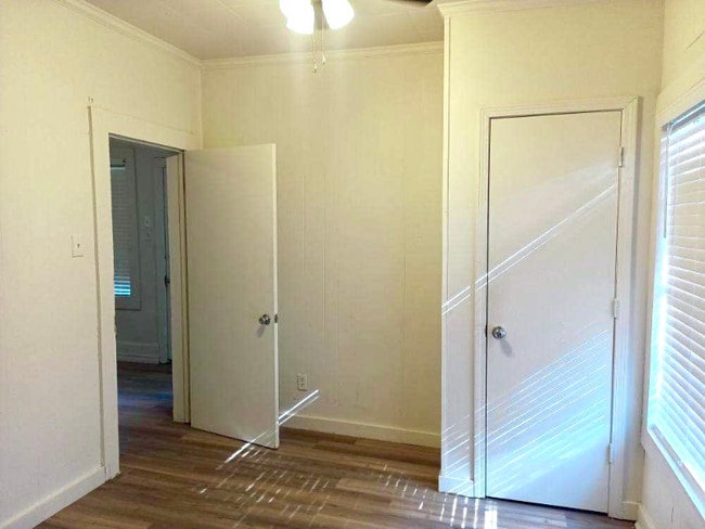 Photo - 308 W 8th St