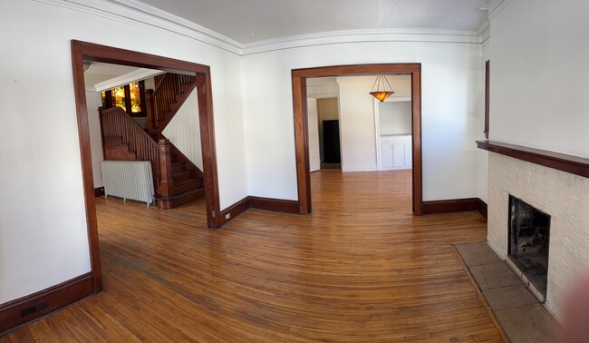 Photo - 2600 Emerson Ave S Unidad #1