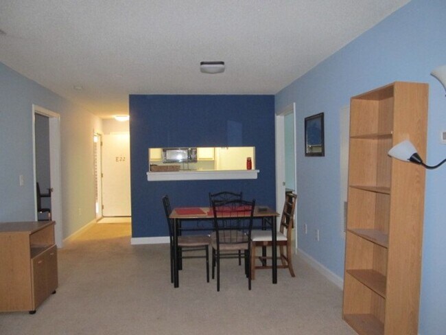 Photo - Chapel Hill / 4BR Univ Comm FURNISHED Condo