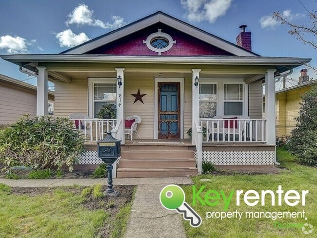 Building Photo - Beautiful Craftsman home in north Tacoma, WA!