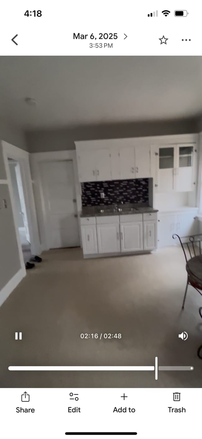 Large eat in Kitchen - 4502 McGregor Ave Unit Up
