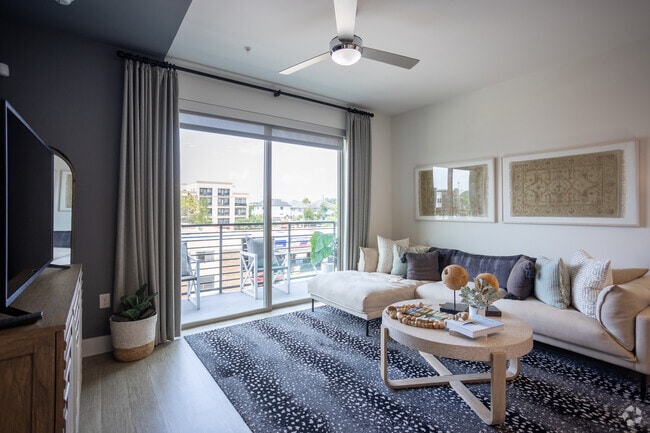1BR, 1BA - 639SF