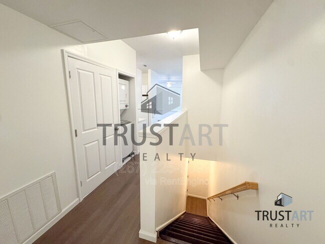 Photo - 910 N 41st St Unidad 3