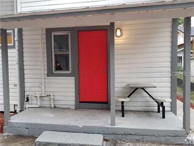 Building Photo - 308 E Adalee St Rental