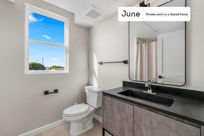 Photo - Room in Shared 5 bed/5 bath home Unit D