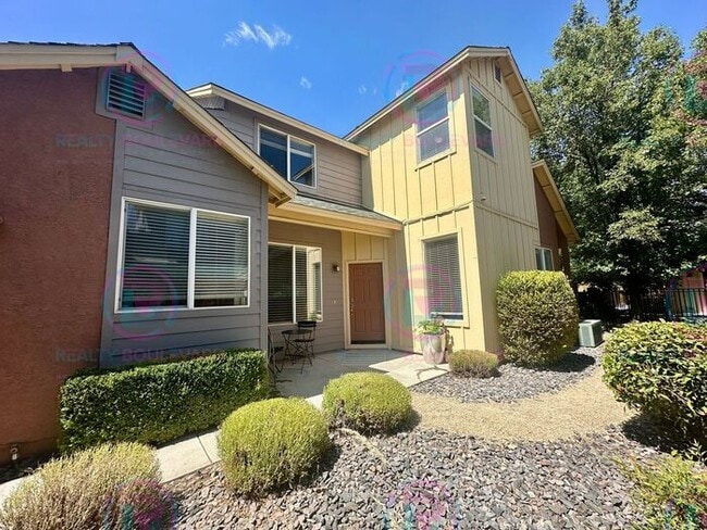 3 Bedroom 2.5 Bathroom + Loft & 2 Car gara... - 3 Bedroom 2.5 Bathroom + Loft & 2 Car gara...