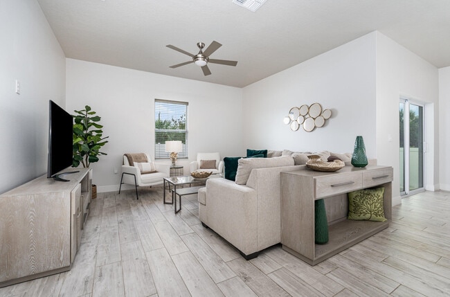 Photo - 448 St Andre Blvd