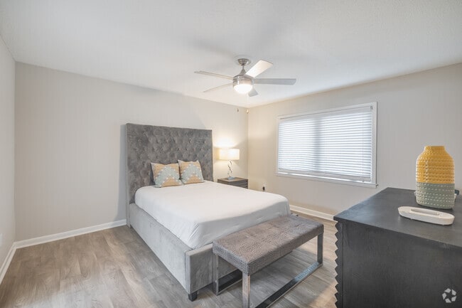 2BR, 2BA - 1,037SF - Primary Bedroom - West Wind