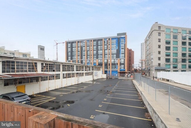 Building Photo - 901 N Front St Unit 5