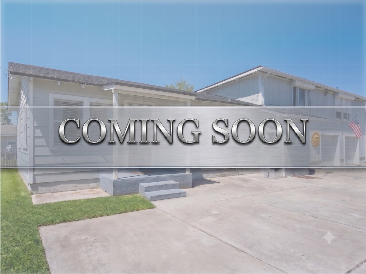 Coastal Living Just 2 Blocks from Jacksonville Beach - 2 Bed/2 Bath, Pet Friendly, Attached Garage! - Coastal Living Just 2 Blocks from Jacksonville Beach - 2 Bed/2 Bath, Pet Friendly, Attached Garage!