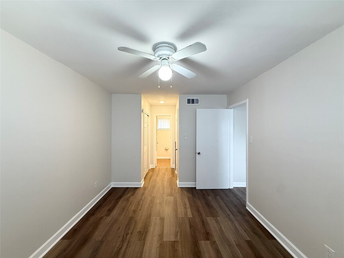 Photo - 1141 N Durham Dr Unit 15