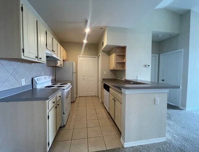 Photo - 1br/1ba Visconti Condo with Water View!