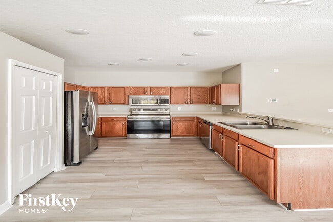Photo - 722 Parsons Pointe St
