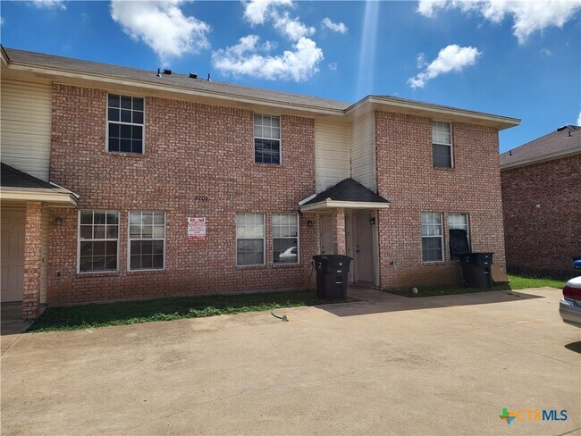 Photo - 5709 Redstone Dr
