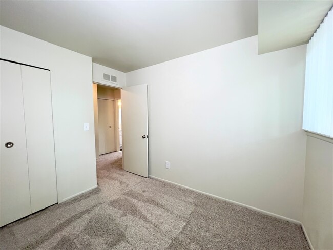 2BR, 1BA - 900 SF (Bedroom 2)
