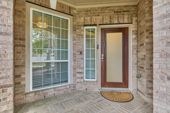 Photo - 18 Wyckham Cir