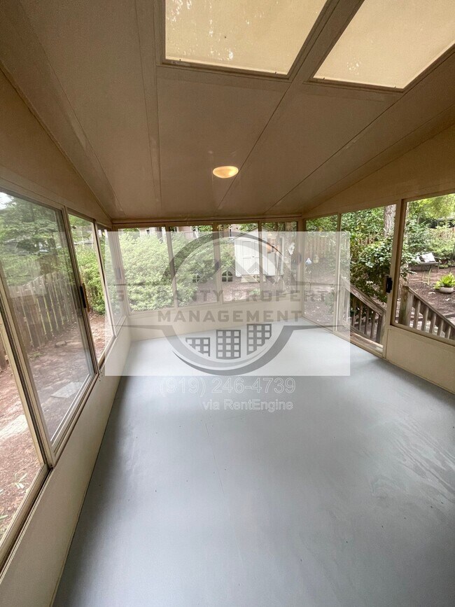 639 Greenwood Cir