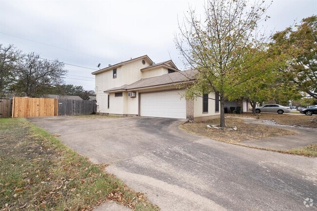 Building Photo - 1105 Peach Tree Cove Rental