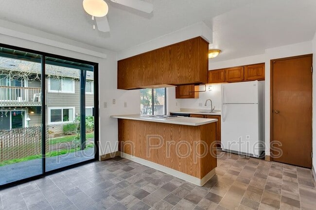 Photo - 5660 SW 180th Ave Unit 8