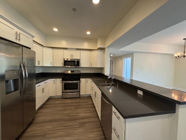 Photo - 14934 Burbank Blvd Unidad 304