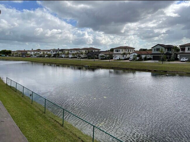 Photo - 405 SW 113th Way