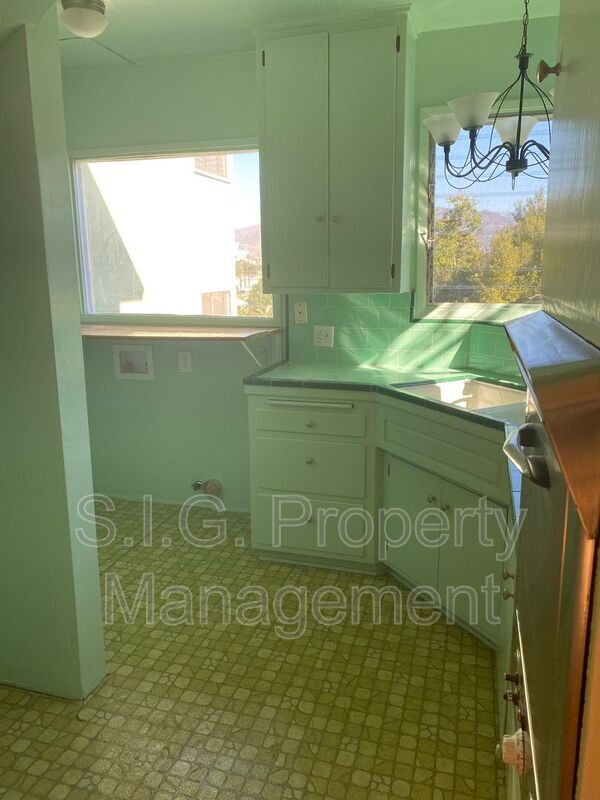 Photo - 811 Reeves Pl Unidad #A